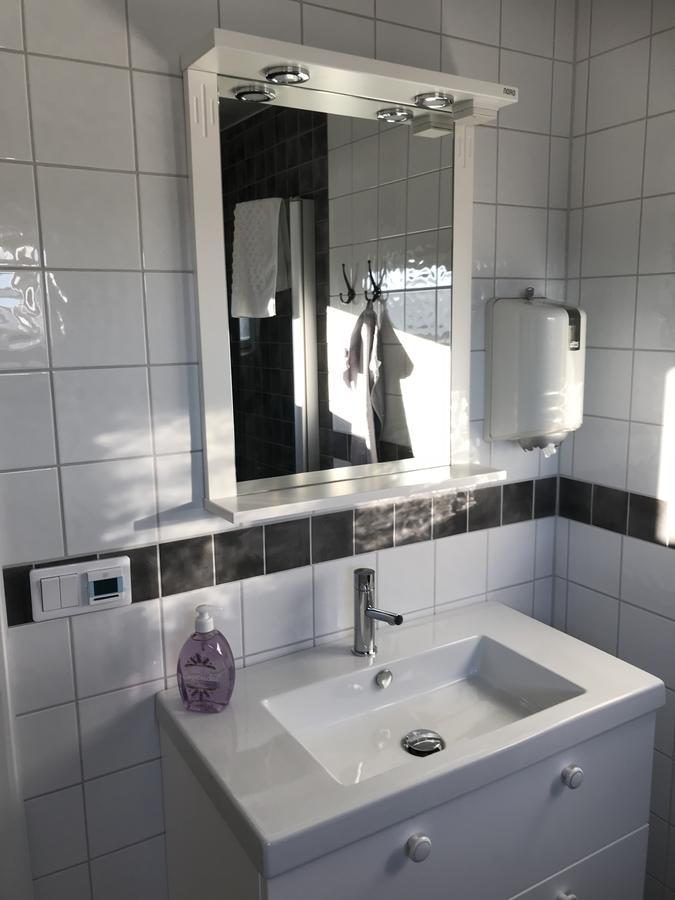 Overgrans Jordbruk Hotel Balsta Ngoại thất bức ảnh